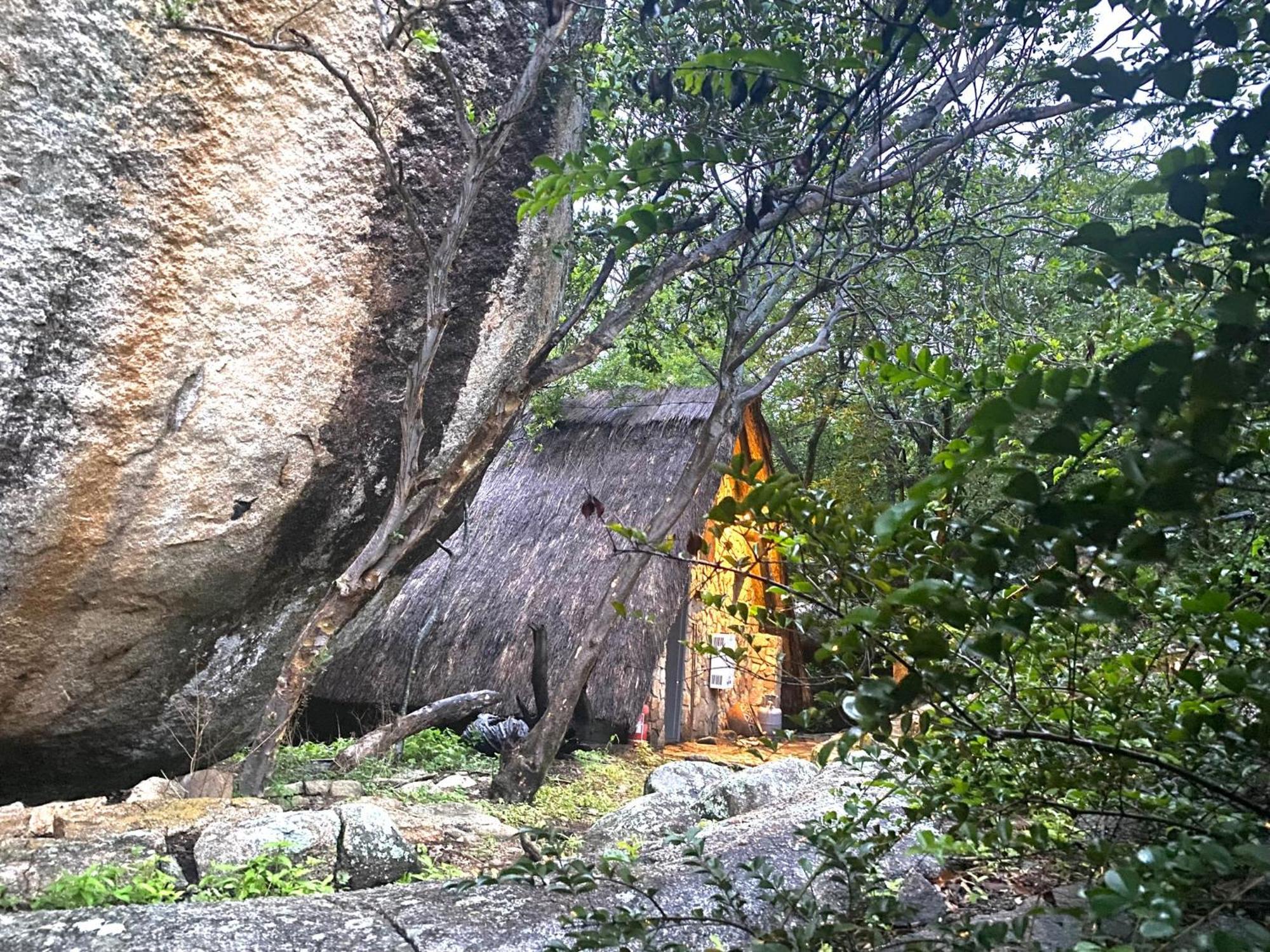 Вилла Big Cave Camp Matopos Экстерьер фото