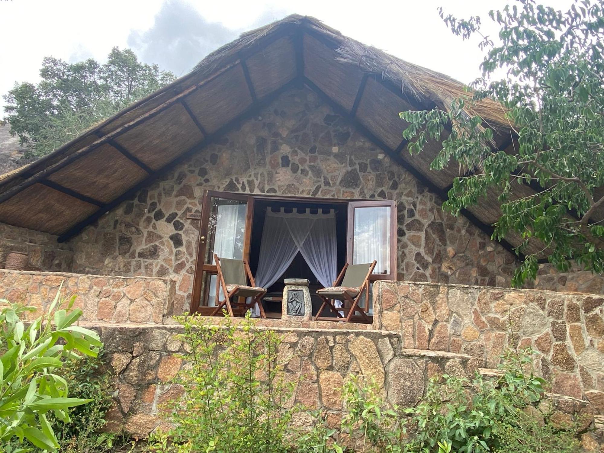 Вилла Big Cave Camp Matopos Экстерьер фото